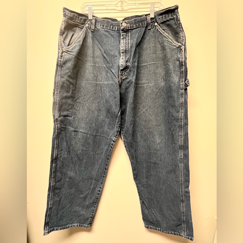 Men's Blue Jeans
Wrangler Carpenter Jeans. Size: 40x30 Wide Leg Denim